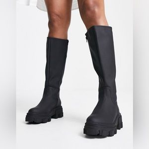 ASOS DESIGN Wide Fit Carla chunky flat knee boots in black size 8